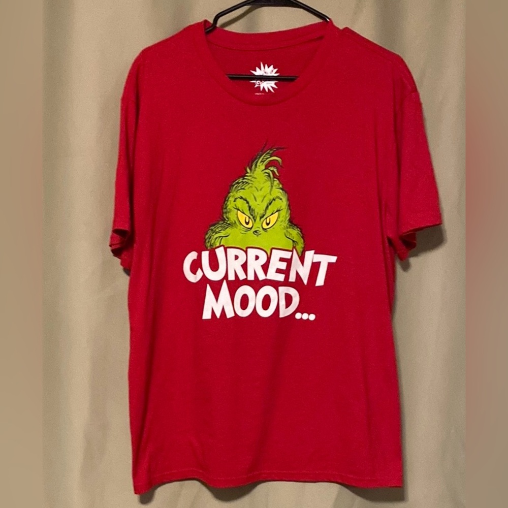Dr. Seuss The Many Moods Of Grinch Graphic Tee Shirt Red  size XL